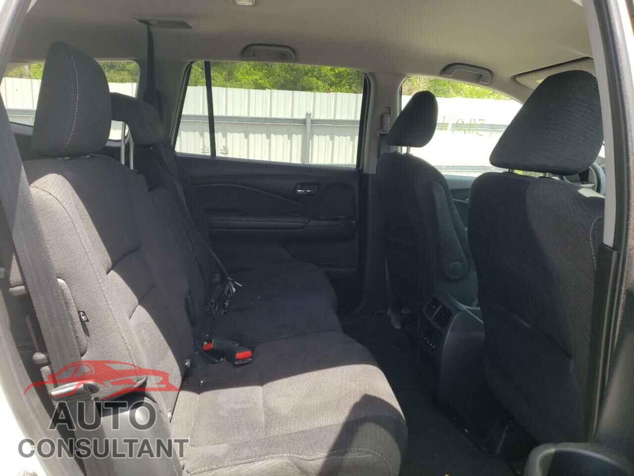 HONDA PILOT 2017 - 5FNYF6H34HB012992