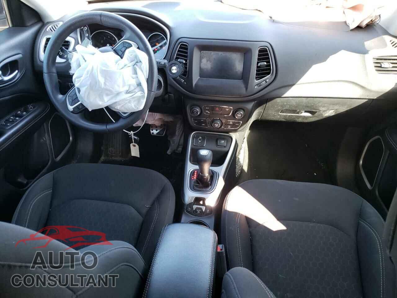 JEEP COMPASS 2018 - 3C4NJCAB8JT254807