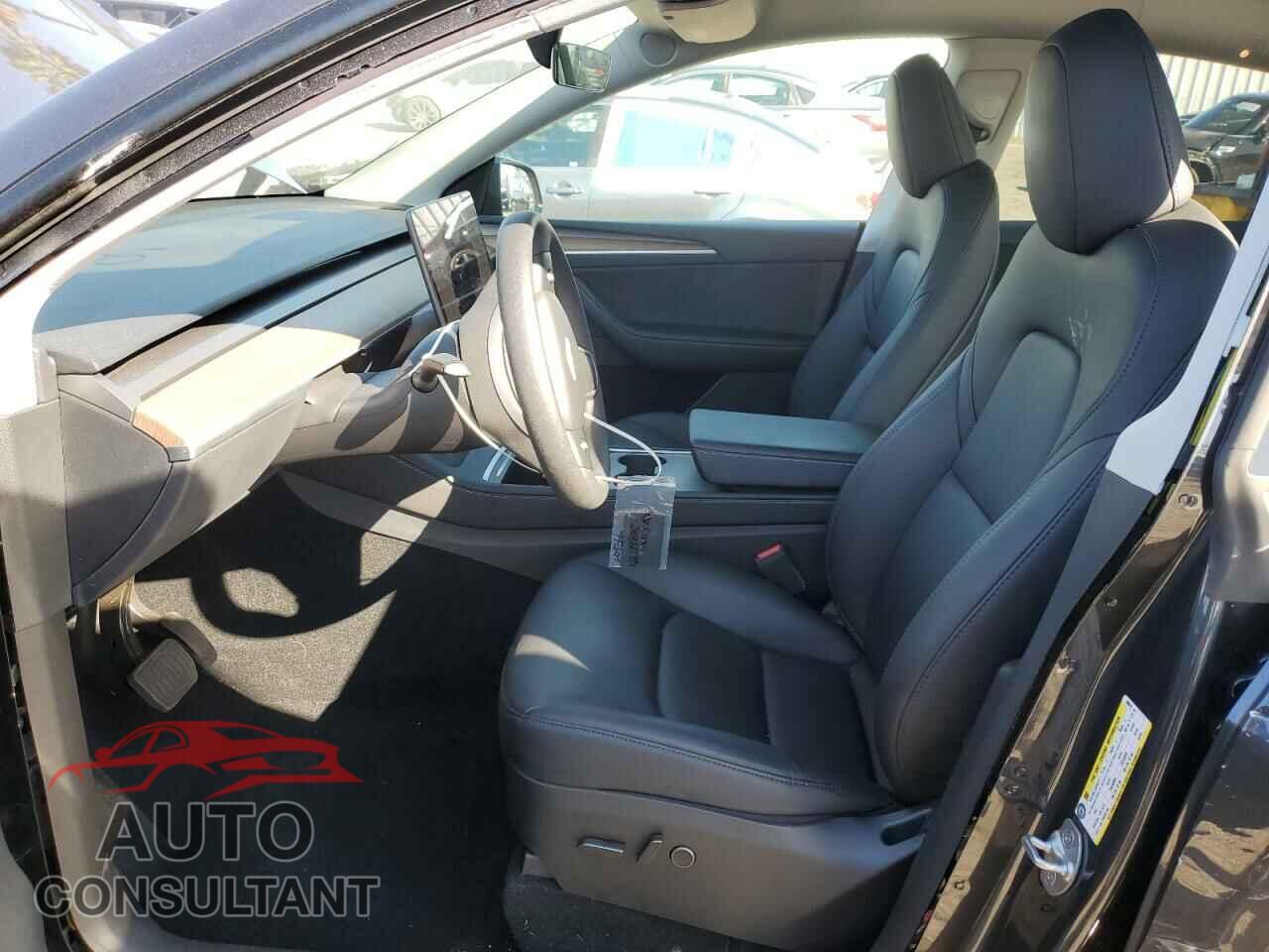 TESLA MODEL Y 2024 - 7SAYGAEE2RF009616