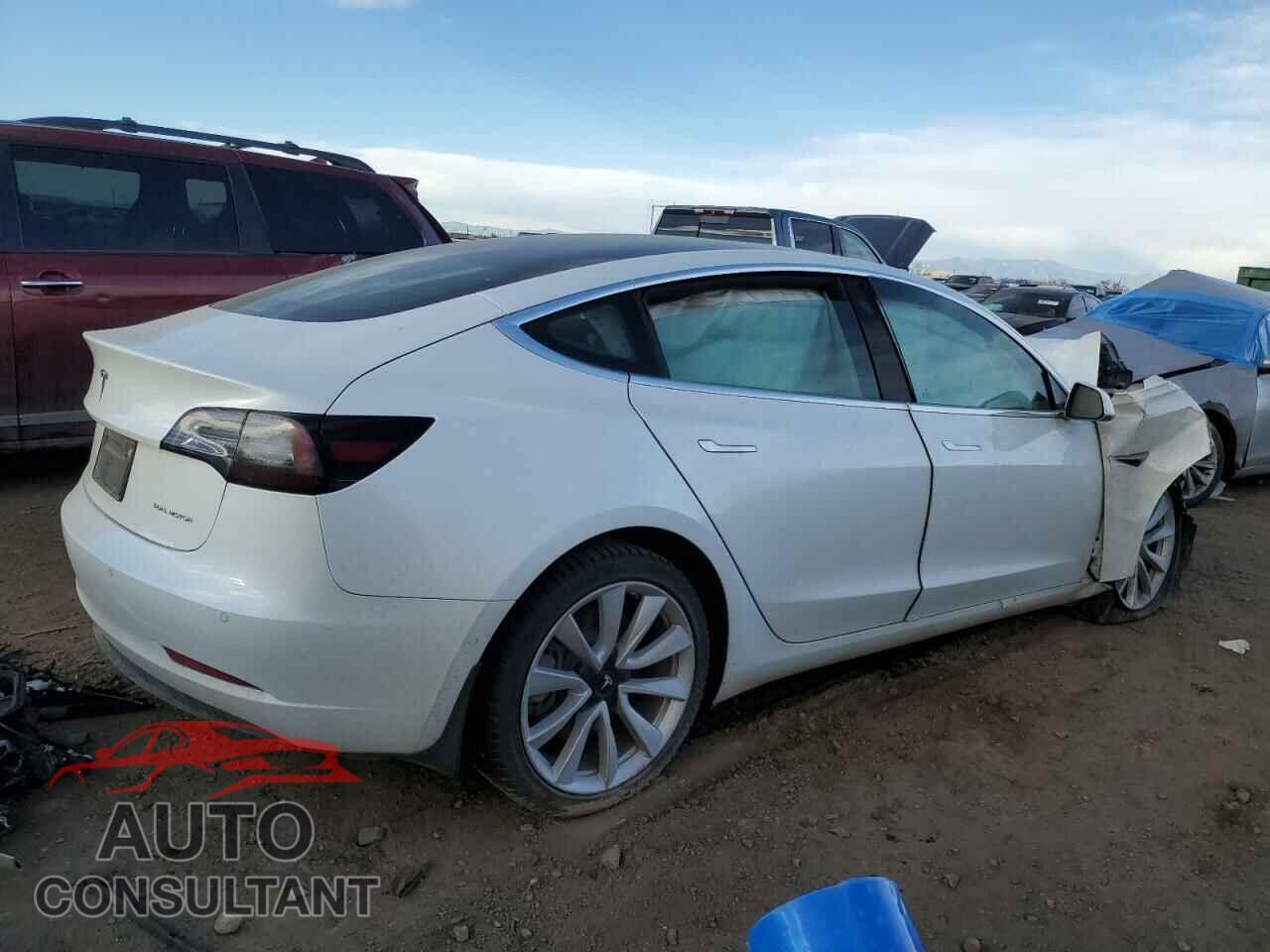TESLA MODEL 3 2019 - 5YJ3E1EB3KF512077