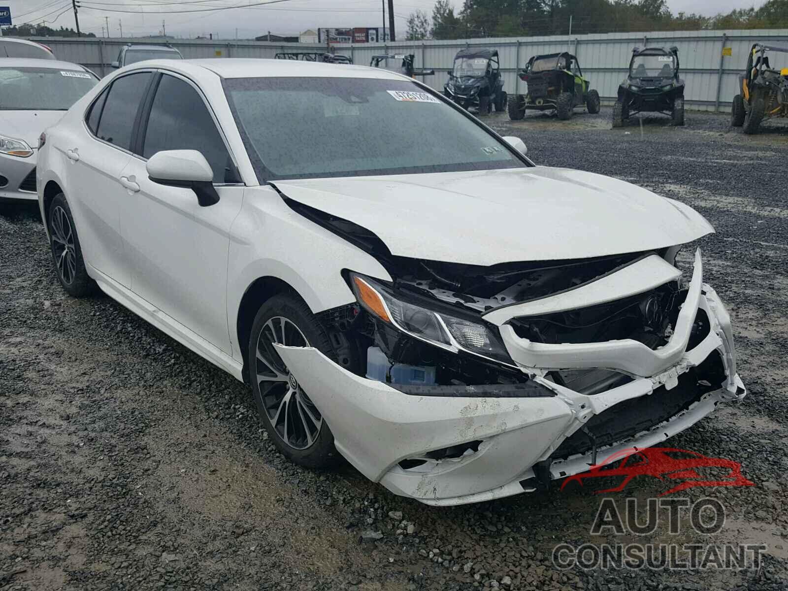 TOYOTA CAMRY 2018 - 4T1B11HK8JU017989
