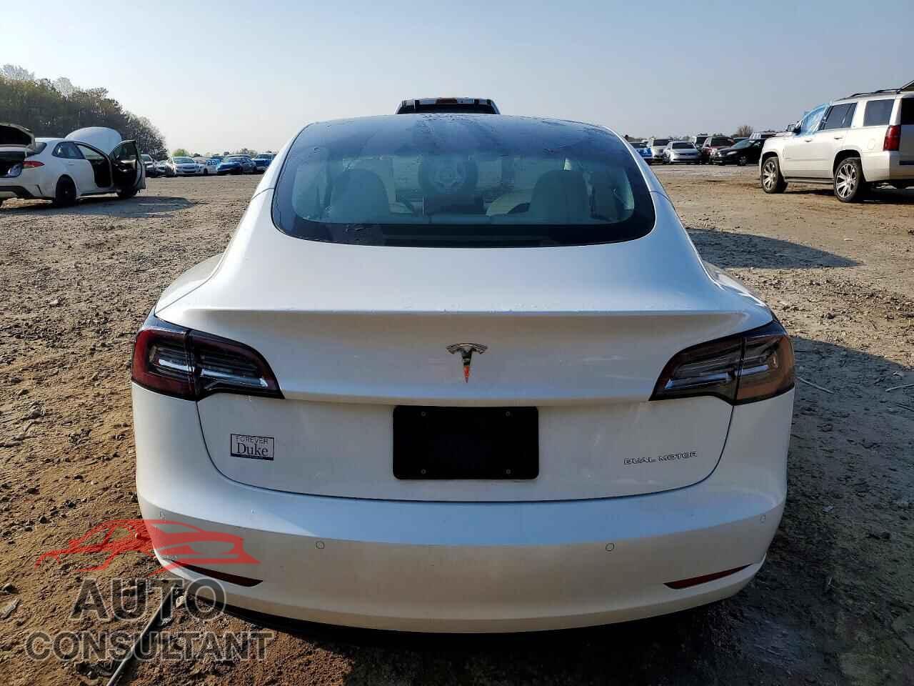 TESLA MODEL 3 2022 - 5YJ3E1EB3NF114324