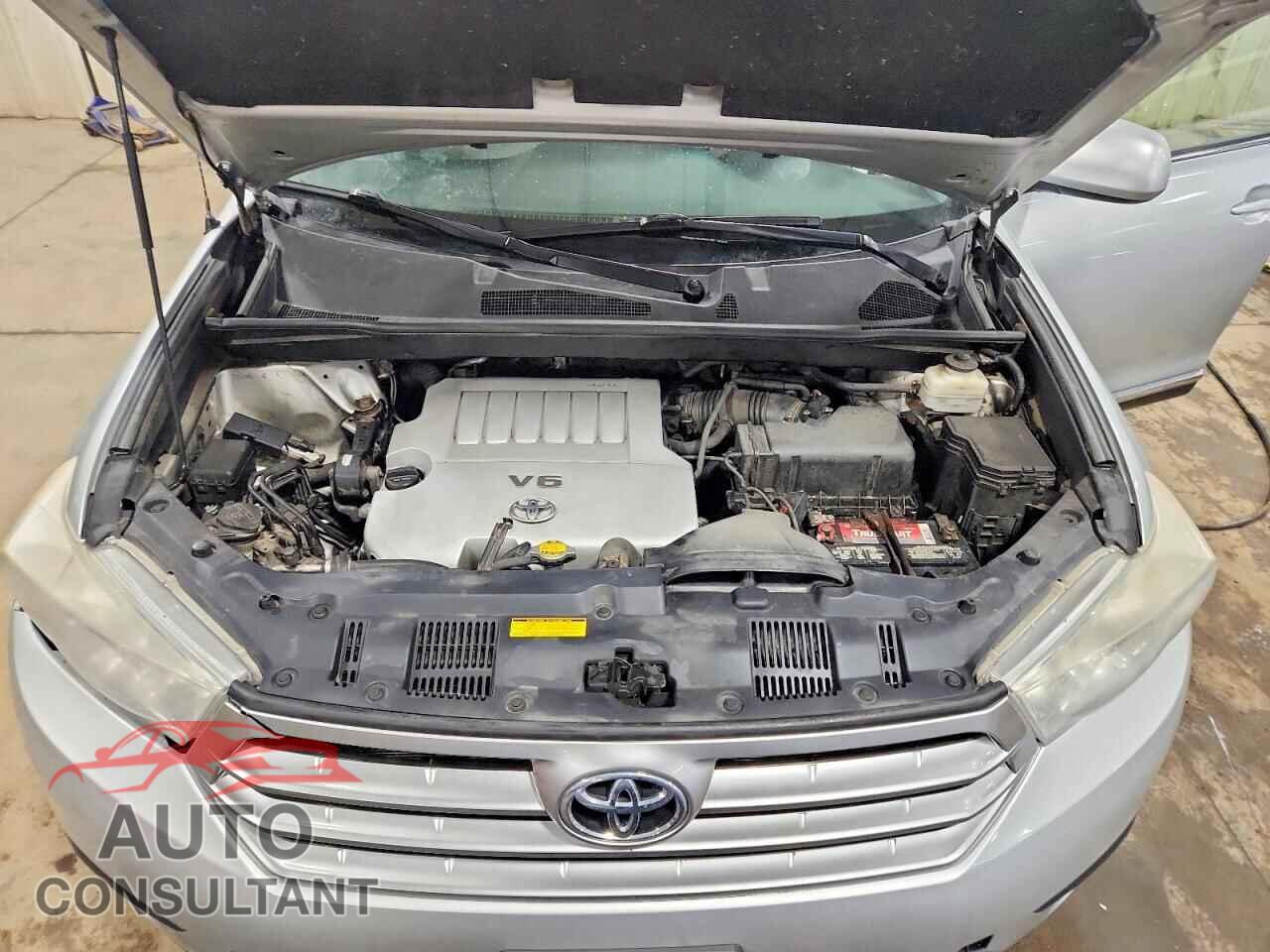 TOYOTA HIGHLANDER 2012 - 5TDBK3EH8CS123744