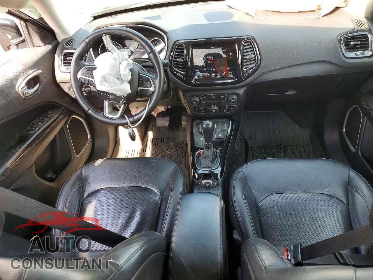 JEEP COMPASS 2018 - 3C4NJDCB2JT290544