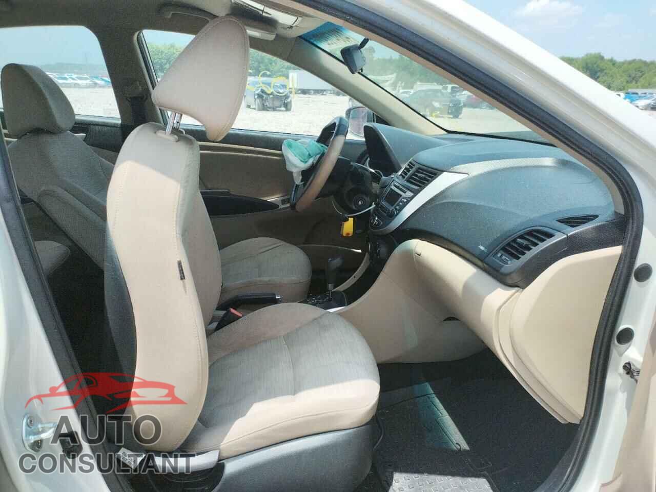 HYUNDAI ACCENT 2016 - KMHCT4AE5GU071702