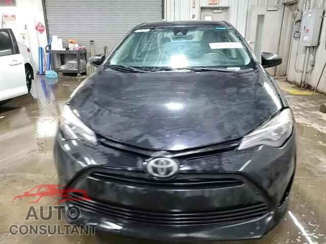 TOYOTA COROLLA 2017 - 5YFBURHE2HP619413