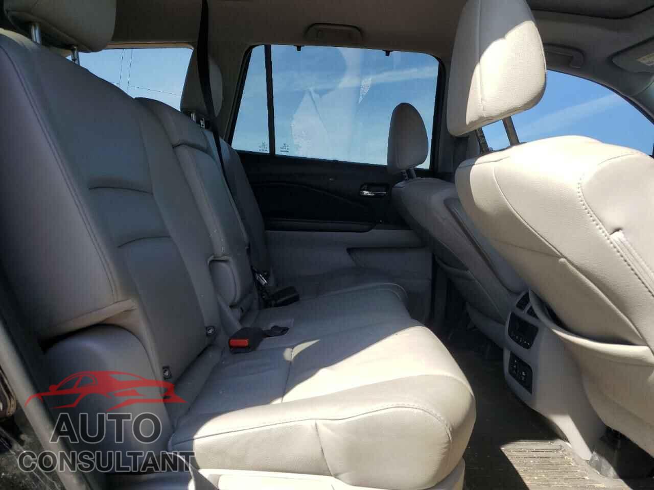 HONDA PILOT 2017 - 5FNYF6H94HB009062