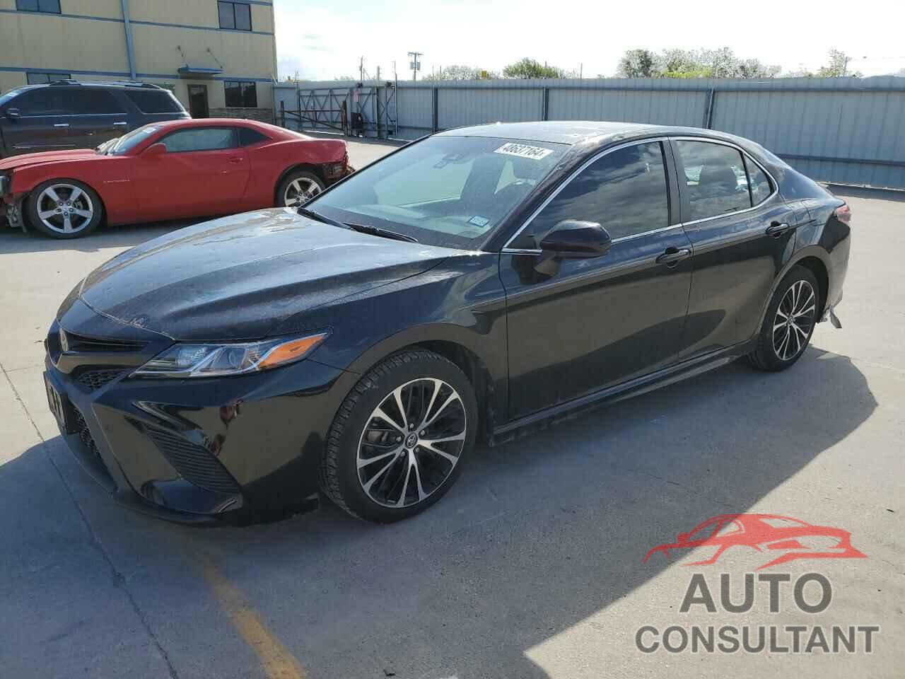 TOYOTA CAMRY 2018 - 4T1B11HK9JU058289