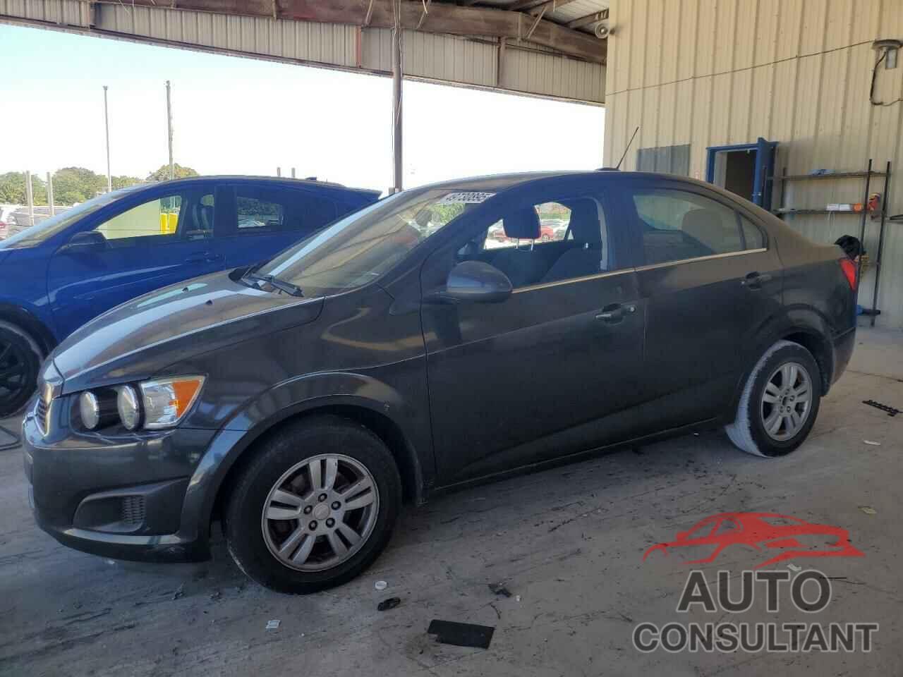 CHEVROLET SONIC 2015 - 1G1JC5SH0F4205355