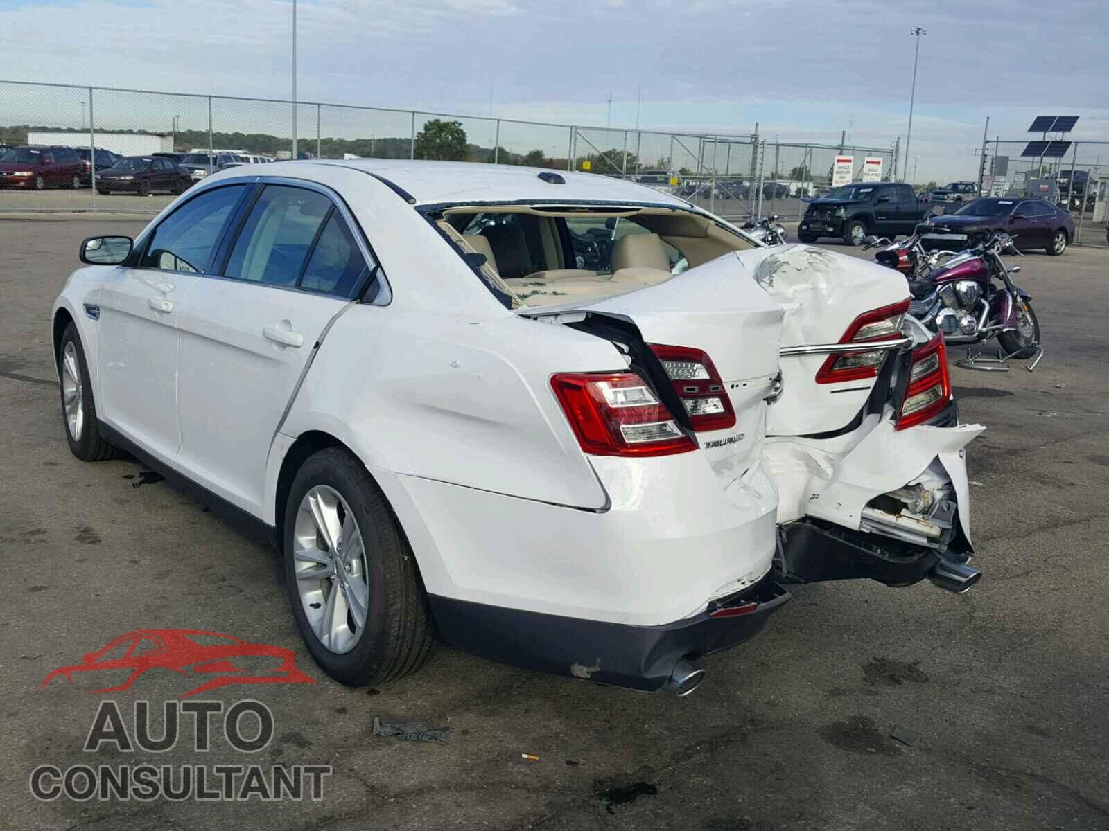 FORD TAURUS 2018 - 1FAHP2D84JG123115