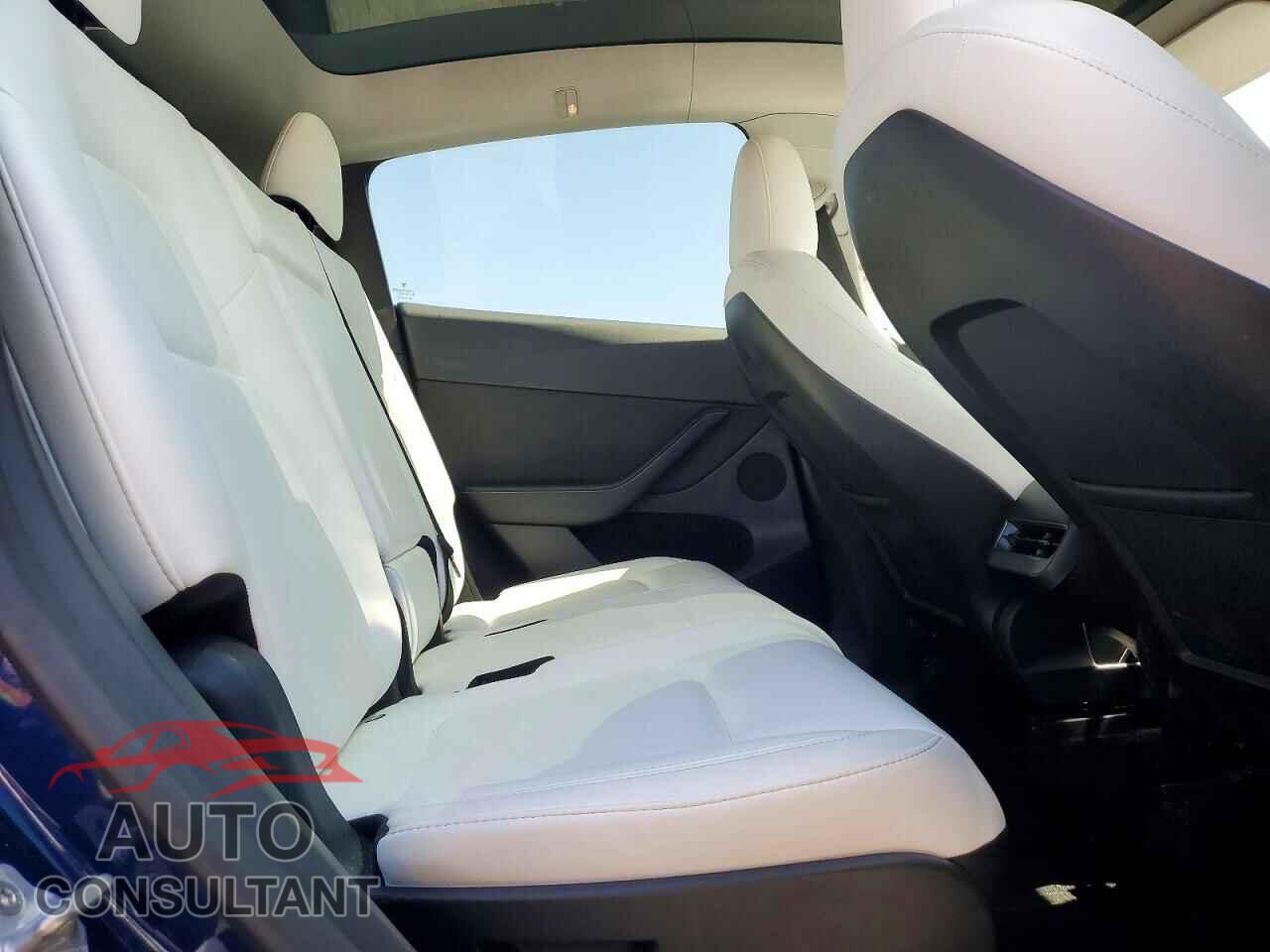 TESLA MODEL Y 2023 - 7SAYGAEE4PF872429