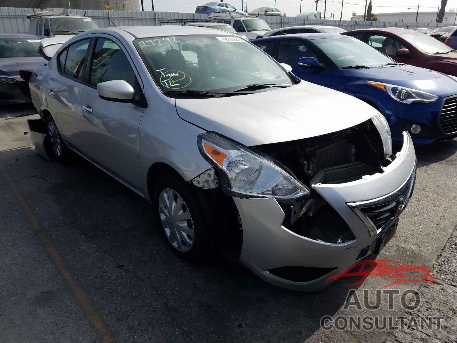 NISSAN VERSA 2018 - 3N1CN7AP1JL879387