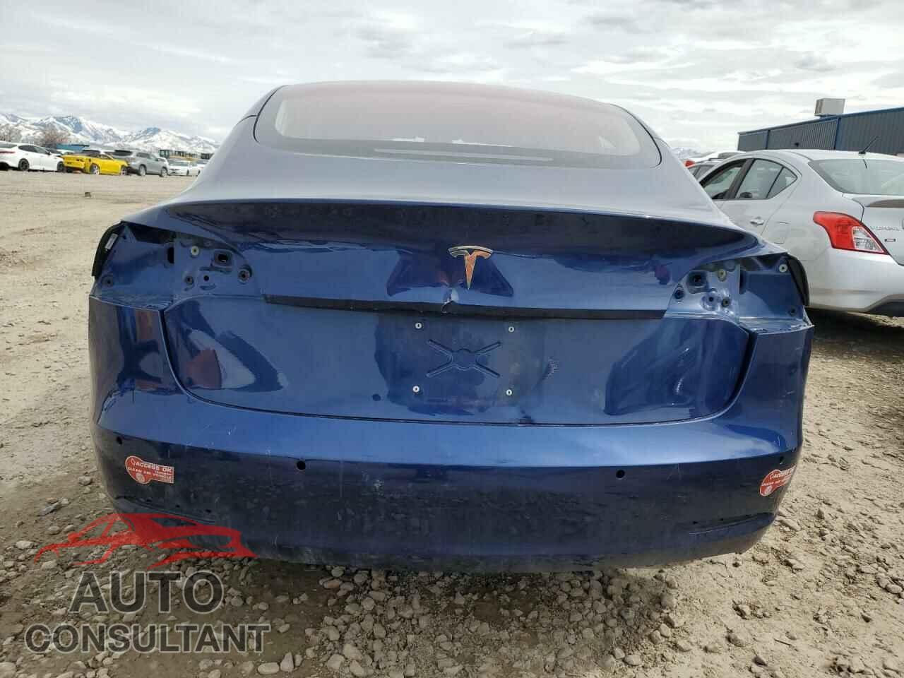 TESLA MODEL 3 2017 - 5YJ3E1EAXHF000493