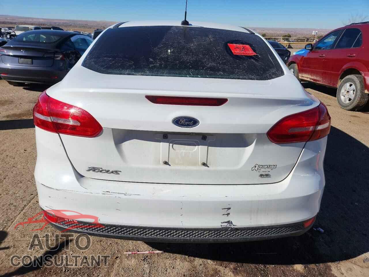 FORD FOCUS 2017 - 1FADP3F20HL320152