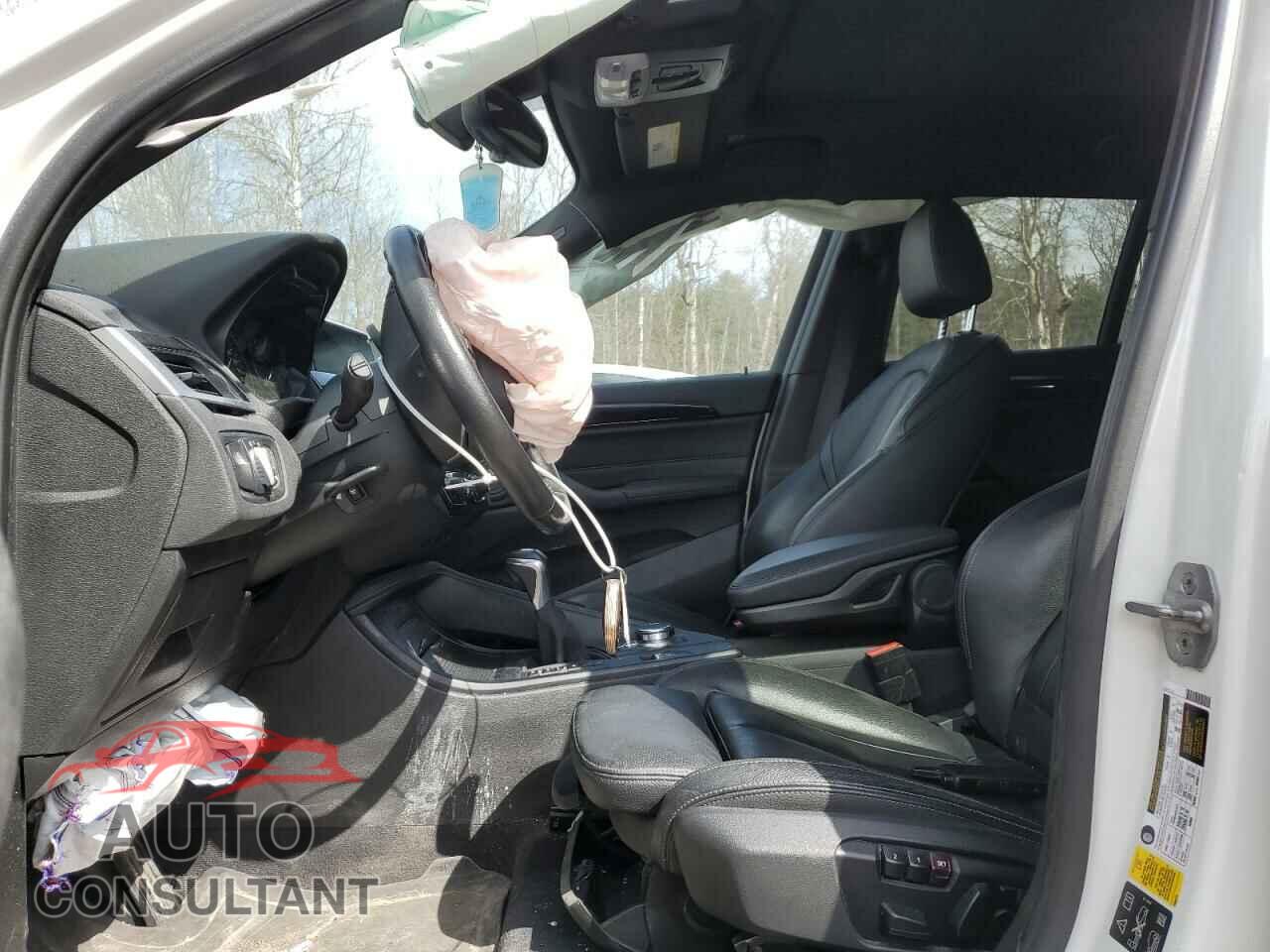 BMW X1 2017 - WBXHT3C32H5F86044