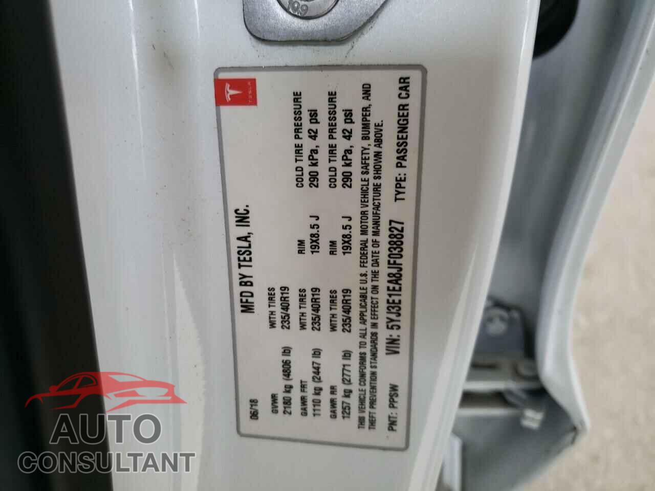 TESLA MODEL 3 2018 - 5YJ3E1EA8JF038827