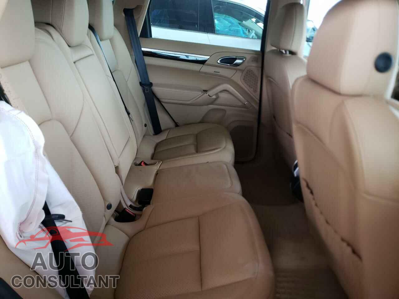 PORSCHE CAYENNE 2016 - WP1AA2A21GLA11092