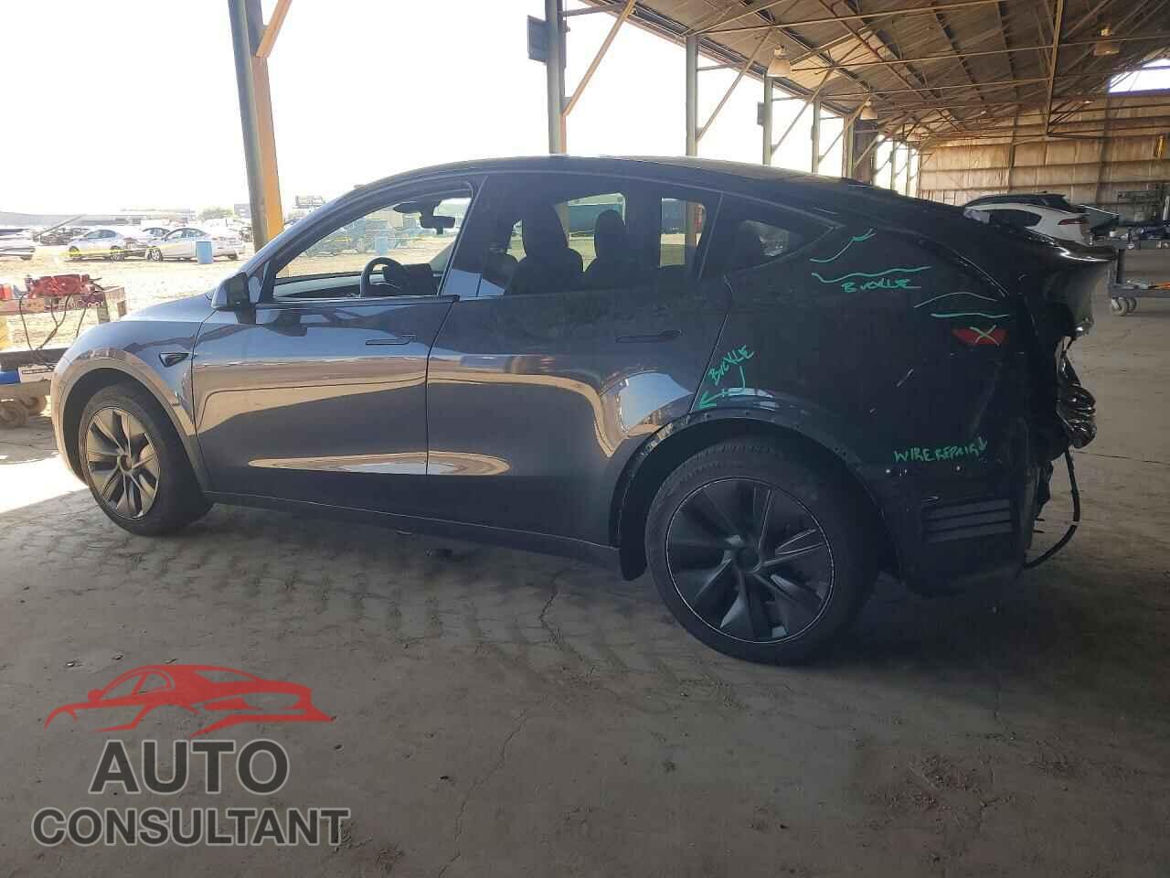 TESLA MODEL Y 2024 - 7SAYGDED1RF128427