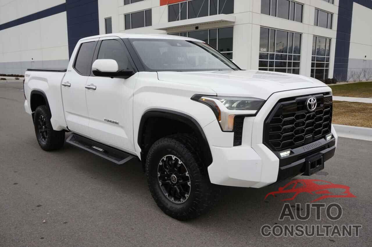 TOYOTA TUNDRA 2022 - 5TFJA5DA3NX037429