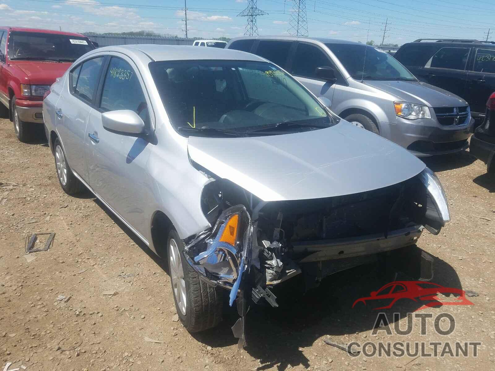 NISSAN VERSA 2018 - 3N1CN7AP7JL877630