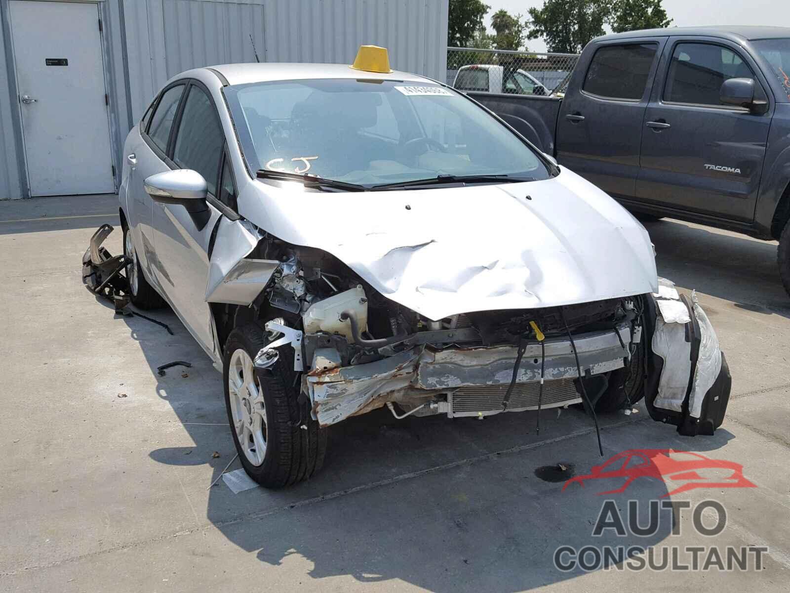 FORD FIESTA SE 2015 - 3FADP4BJ9FM163994