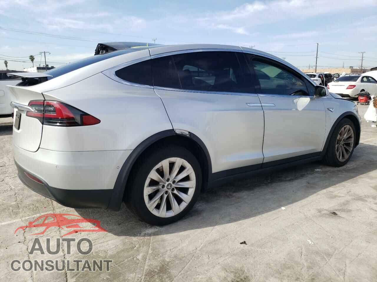 TESLA MODEL X 2016 - 5YJXCBE21GF005778