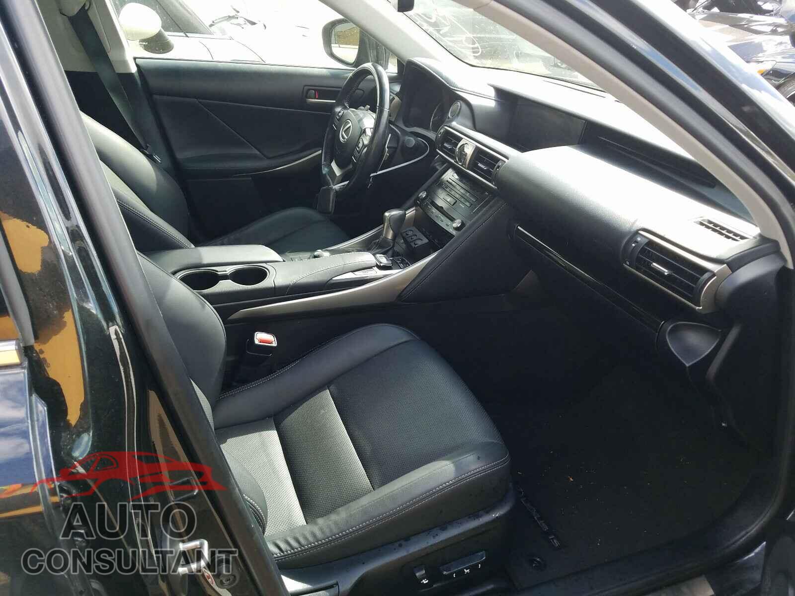 LEXUS IS 2017 - JTHBA1D28H5046843
