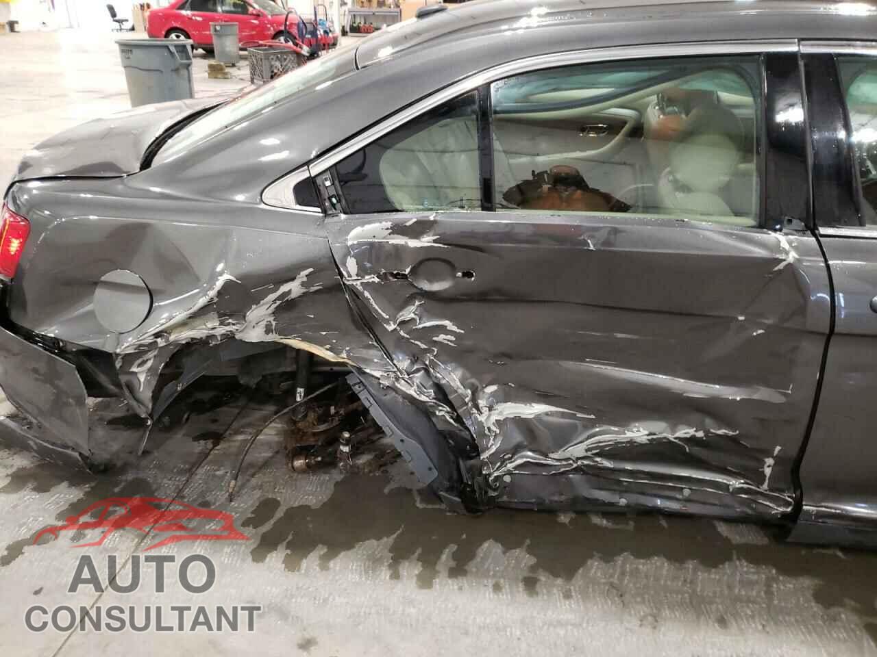FORD TAURUS 2017 - 1FAHP2H80HG109796