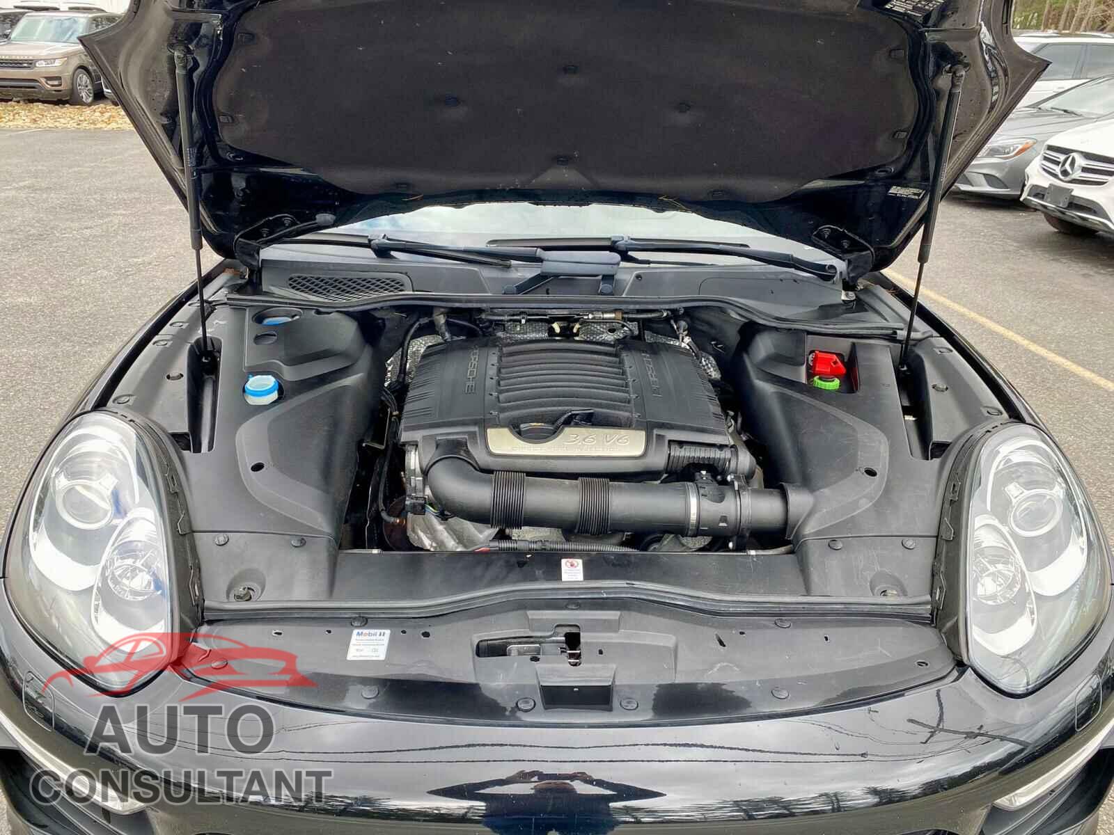 PORSCHE CAYENNE 2017 - WP1AA2A20HKA80377