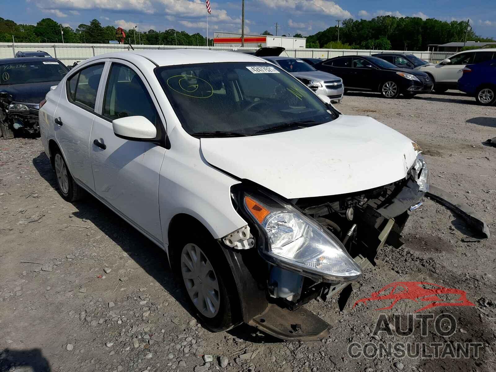NISSAN VERSA 2018 - 3N1CN7AP2JL824415