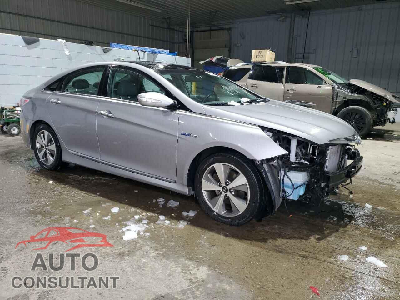 HYUNDAI SONATA 2011 - KMHEC4A47BA001483