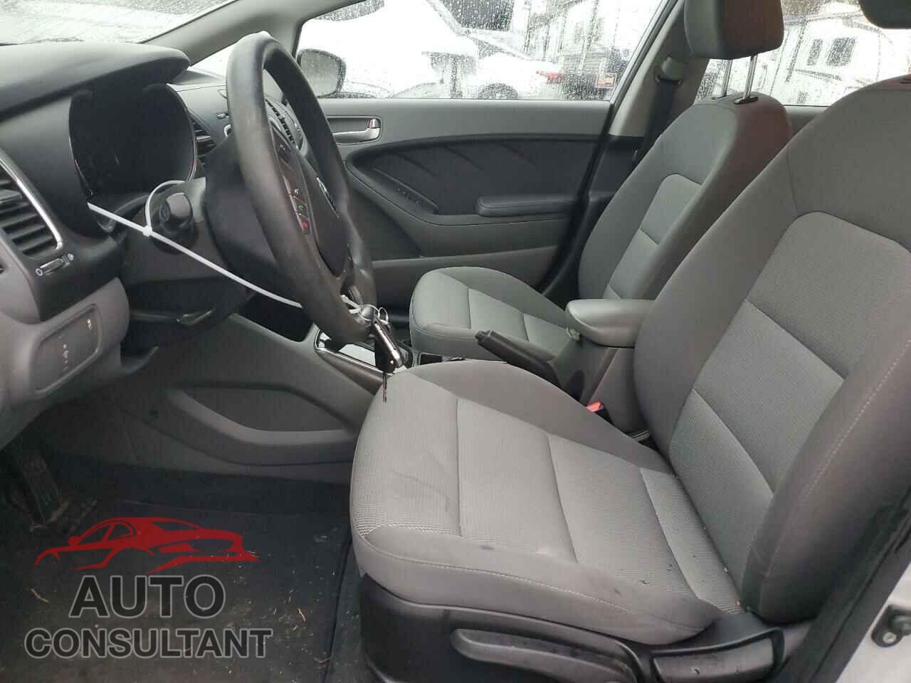 KIA FORTE 2017 - 3KPFK4A73HE048618