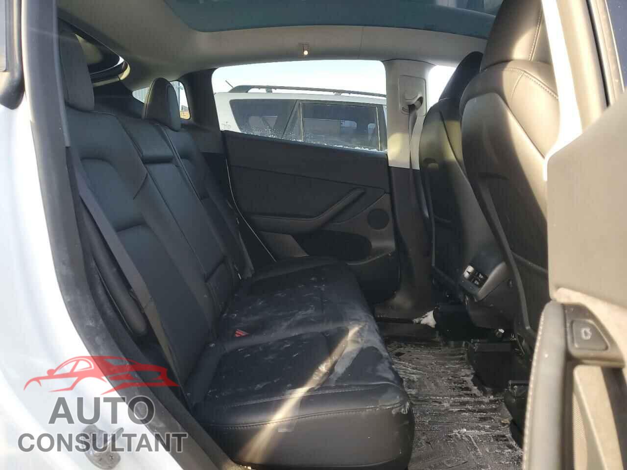 TESLA MODEL Y 2024 - 7SAYGDEE4RF079118