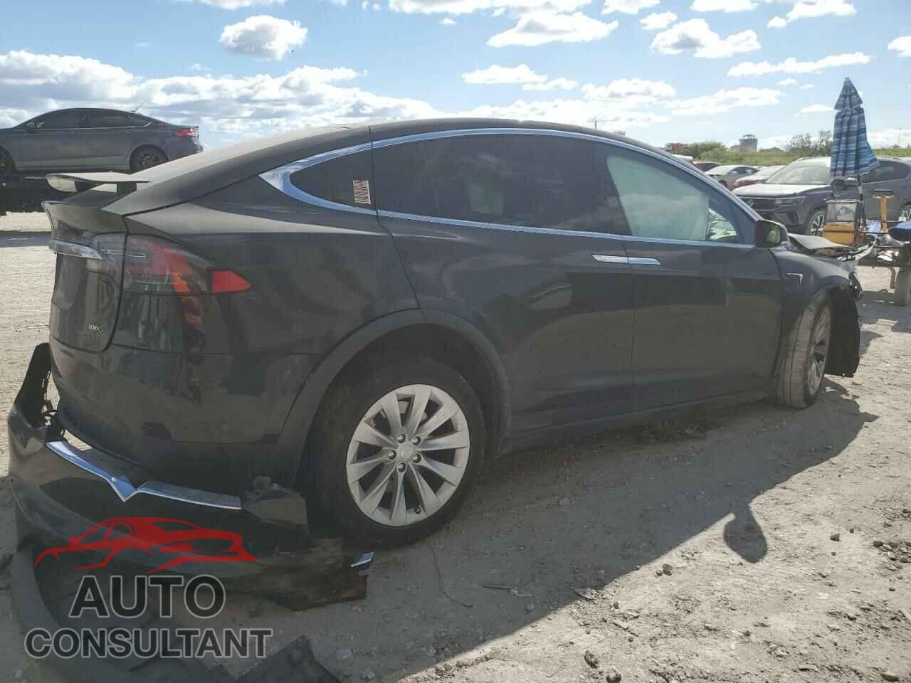TESLA MODEL X 2017 - 5YJXCDE28HF060922