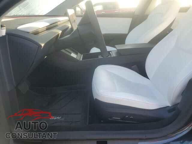 TESLA MODEL 3 2024 - 5YJ3E1EA5RF830073