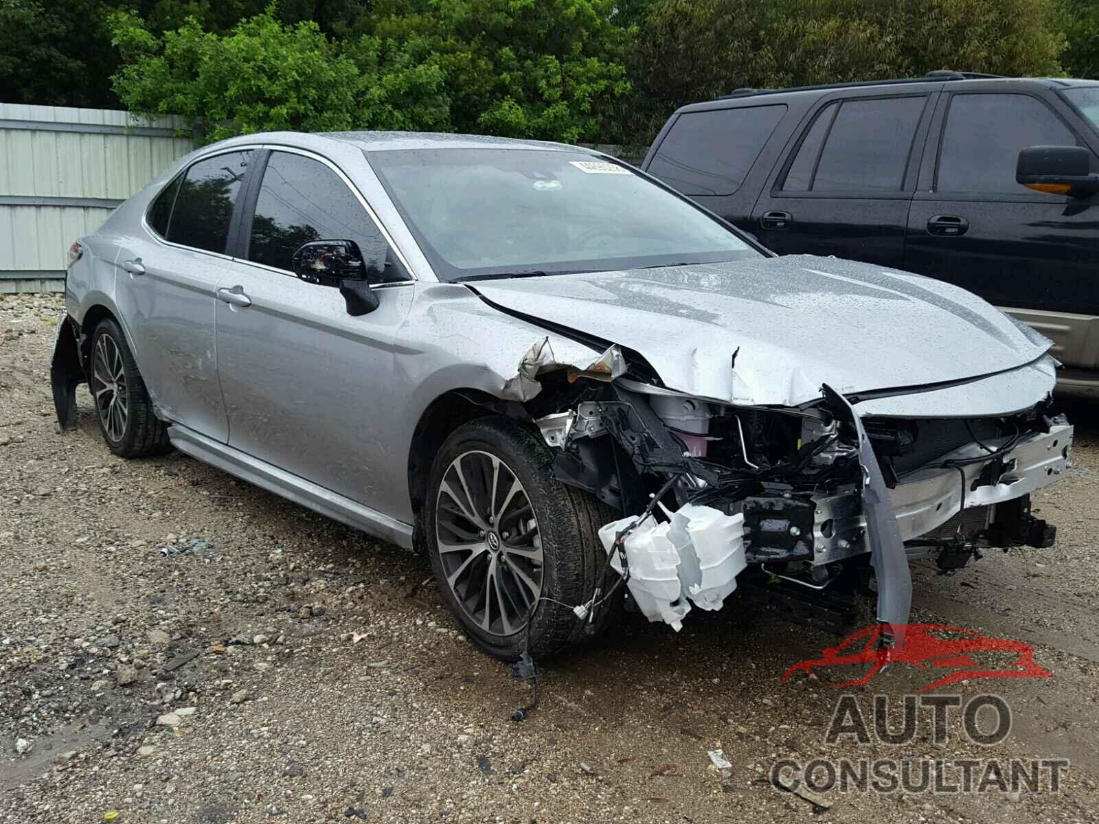 TOYOTA CAMRY 2018 - 4T1B11HK8JU606265