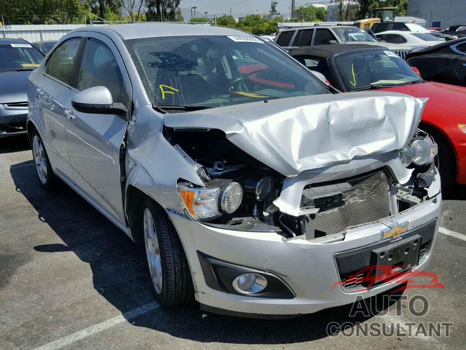 CHEVROLET SONIC 2015 - 1G1JE5SB2F4213110