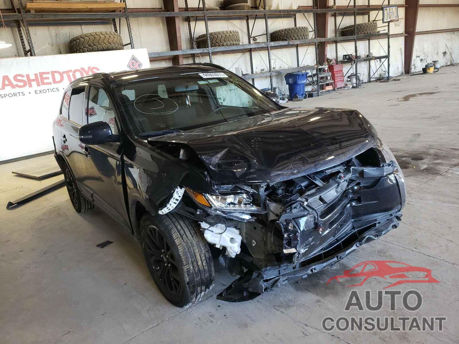 MITSUBISHI OUTLANDER 2018 - JA4AZ3A39JZ051606