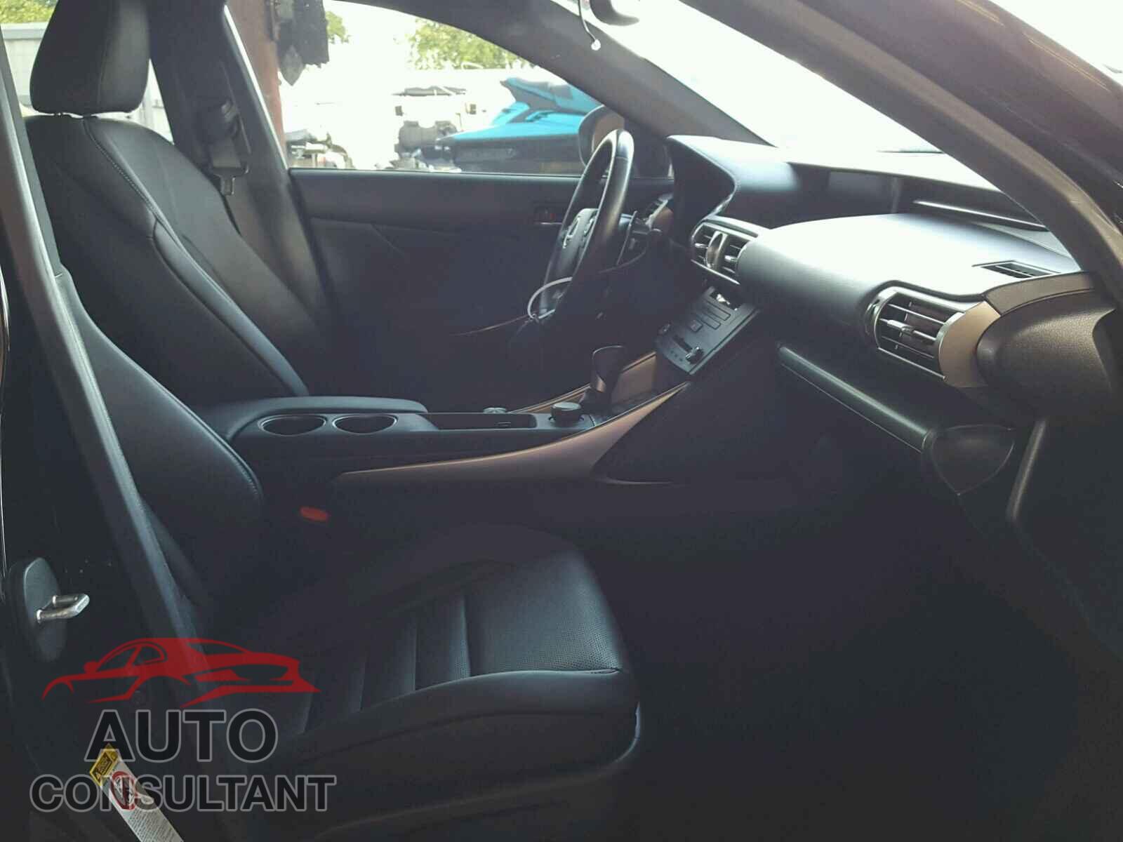 LEXUS IS 2016 - JTHBA1D2XG5021652