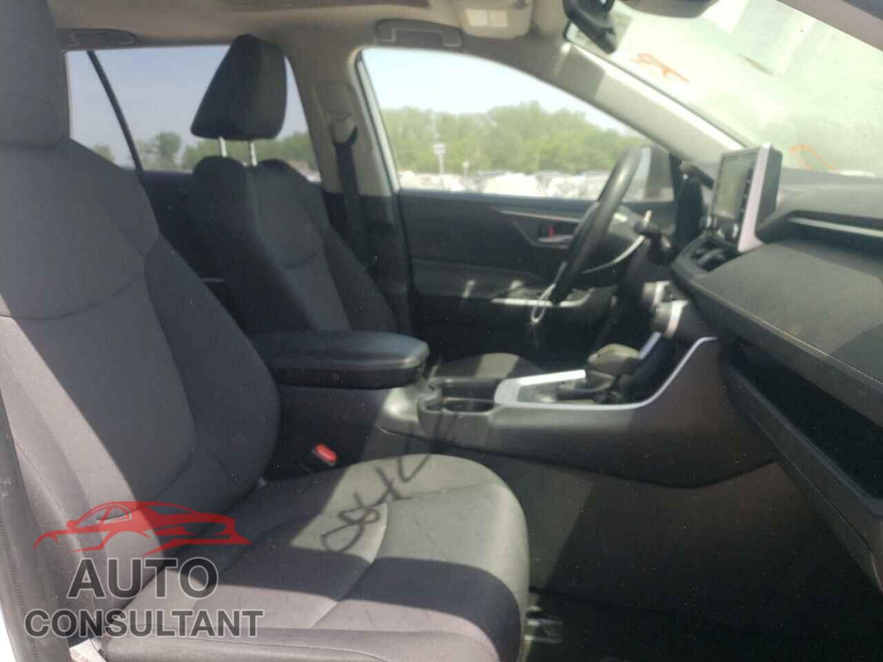 TOYOTA RAV4 2019 - JTMP1RFV3KJ004866