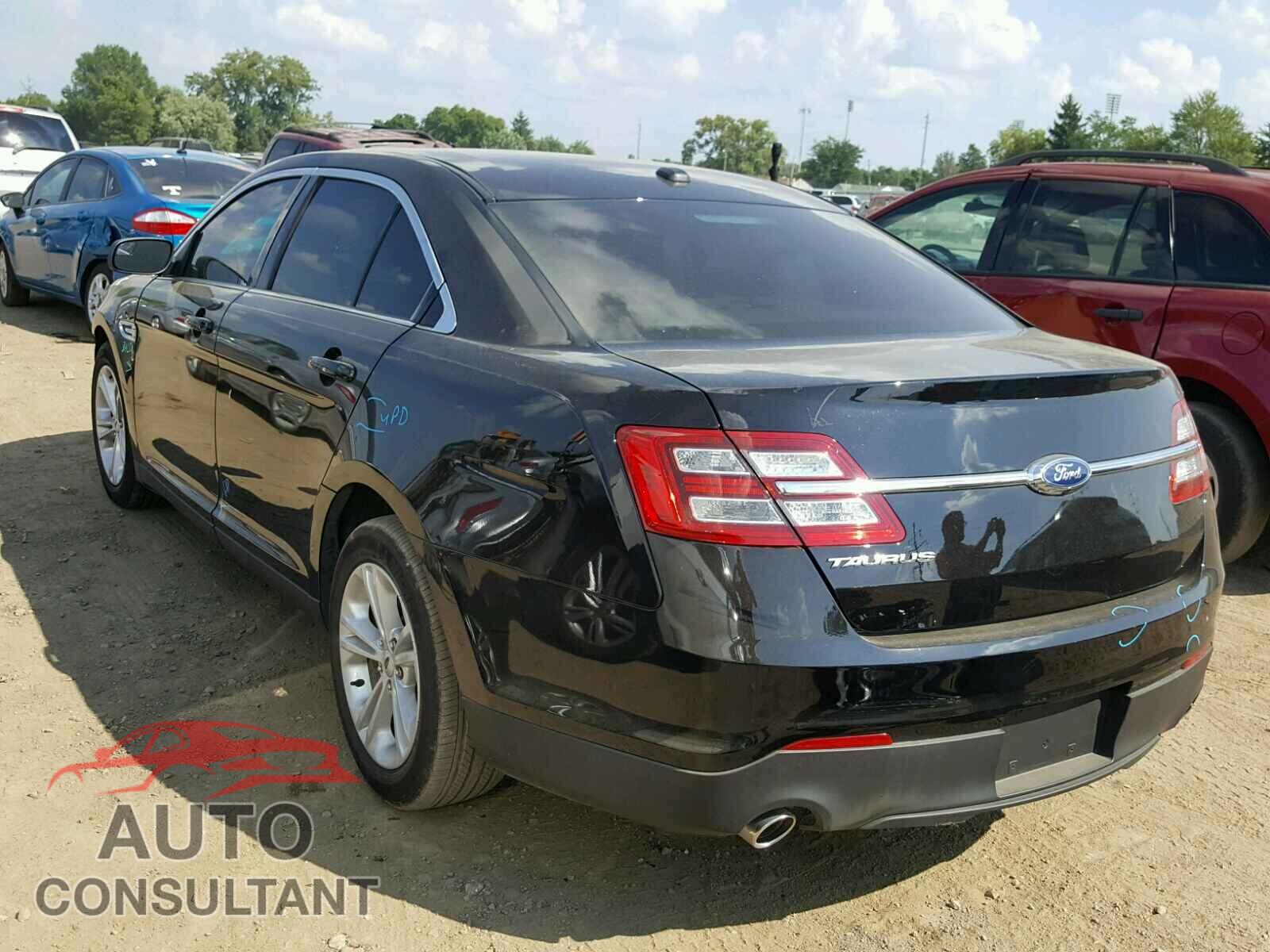 FORD TAURUS 2018 - 1FAHP2D8XJG126732
