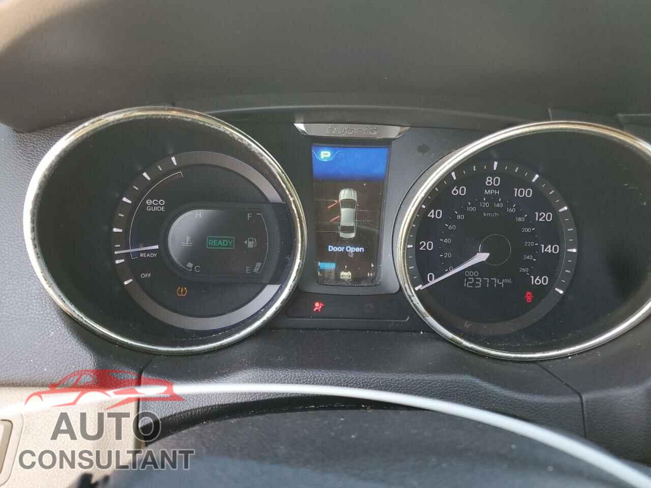 HYUNDAI SONATA 2011 - KMHEC4A47BA018462