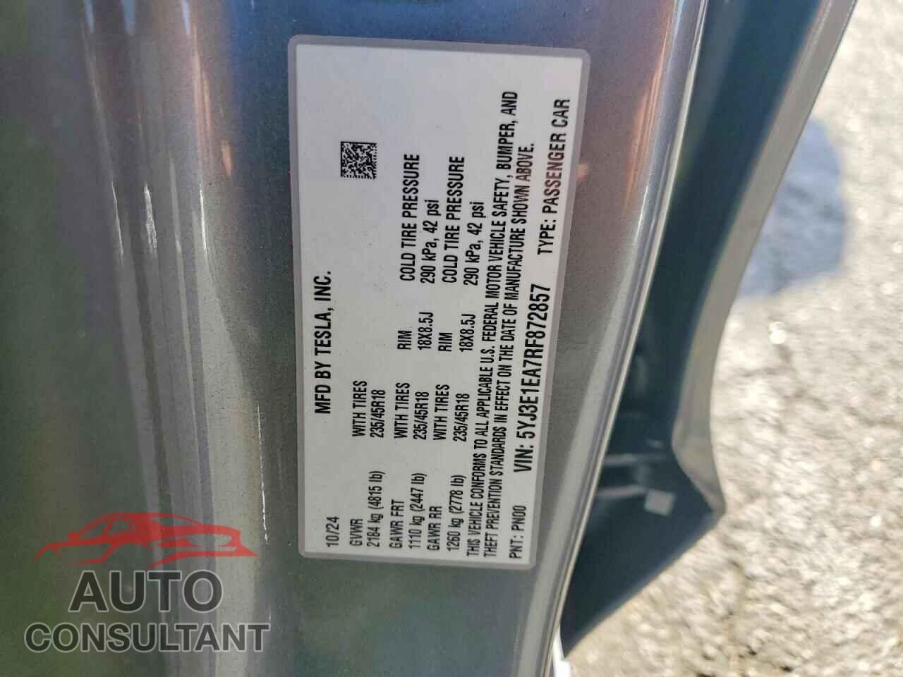 TESLA MODEL 3 2024 - 5YJ3E1EA7RF872857