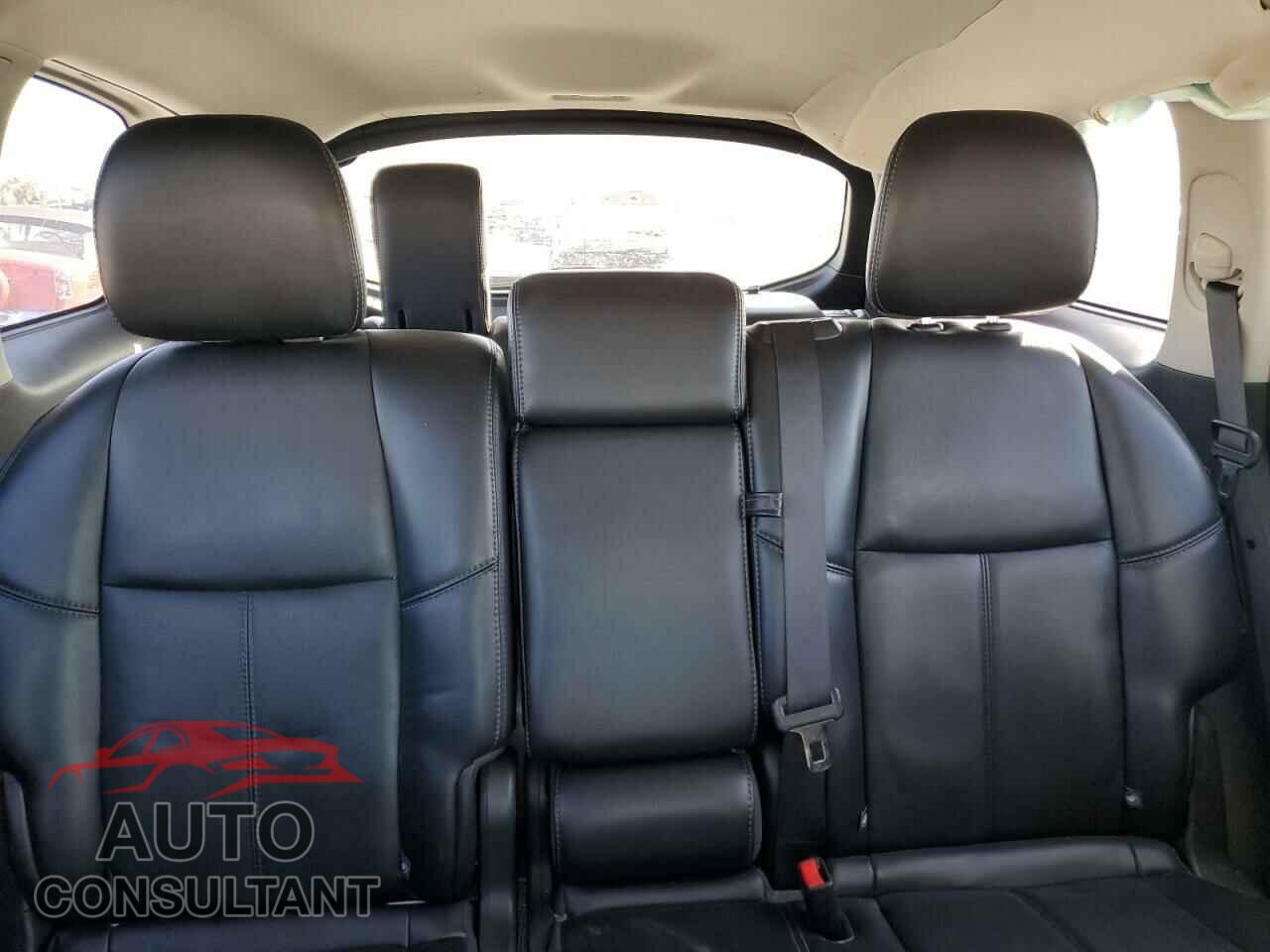NISSAN PATHFINDER 2017 - 5N1DR2MN2HC638541