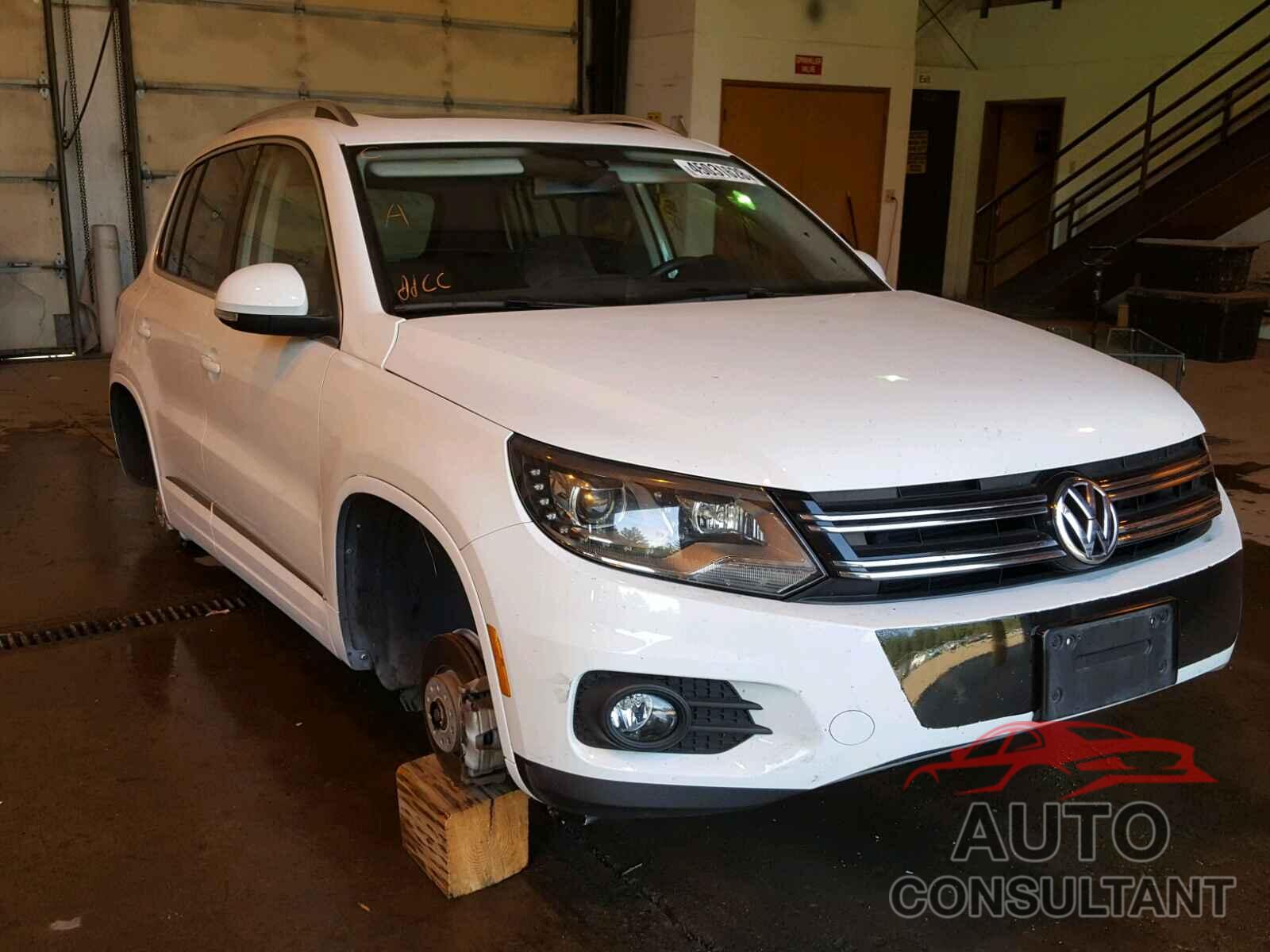VOLKSWAGEN TIGUAN S 2016 - WVGBV7AX3GW605034