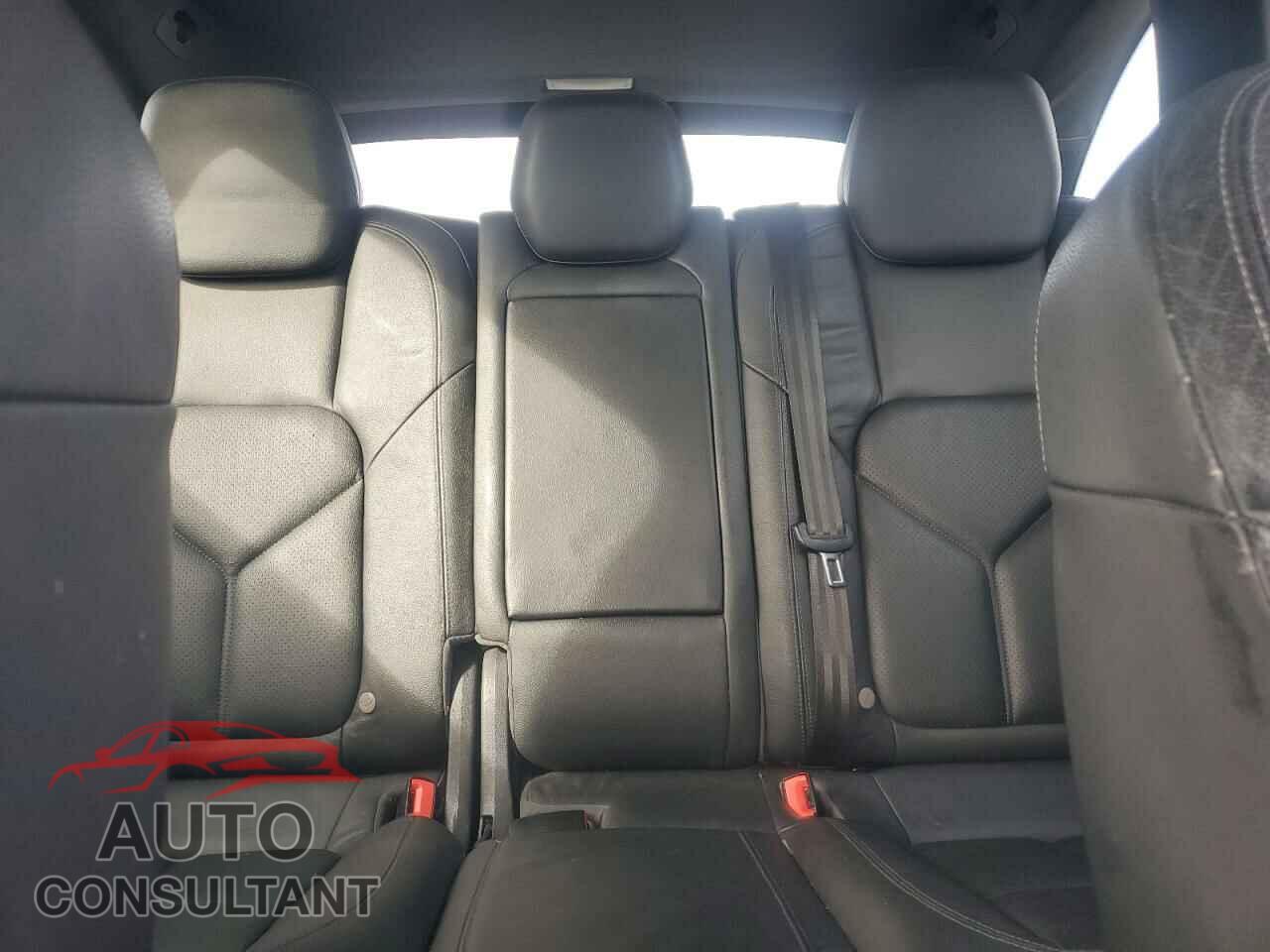 PORSCHE CAYENNE 2012 - WP1AA2A27CLA08546