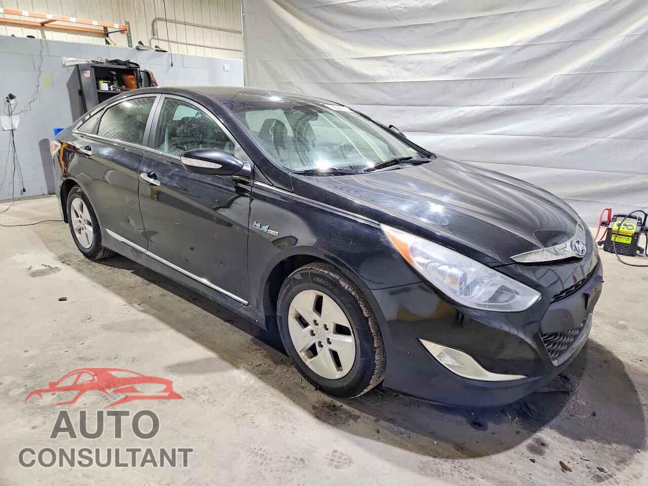 HYUNDAI SONATA 2011 - KMHEC4A45BA004723