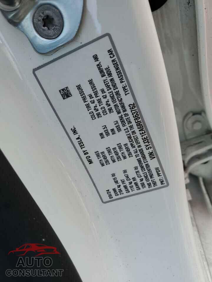 TESLA MODEL 3 2024 - 5YJ3E1EA6RF863762