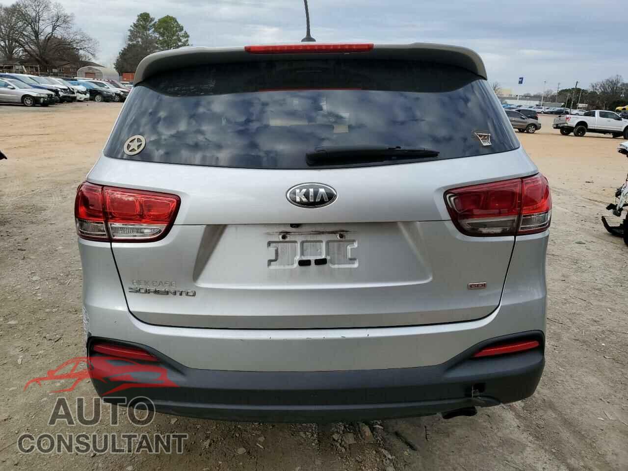 KIA SORENTO 2017 - 5XYPG4A30HG223011