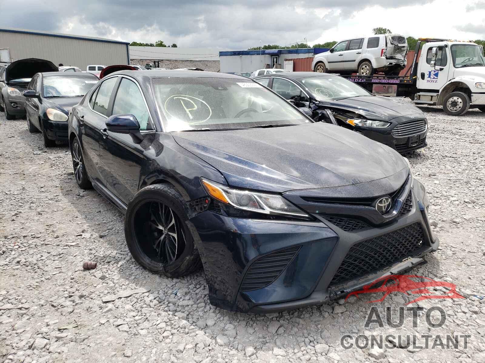 TOYOTA CAMRY 2018 - 4T1B11HK3JU603158